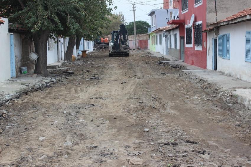 MEMİŞ MAHALLESİ PARKE TAŞ DÖŞEME ÇALIŞMALARI BAŞLADI