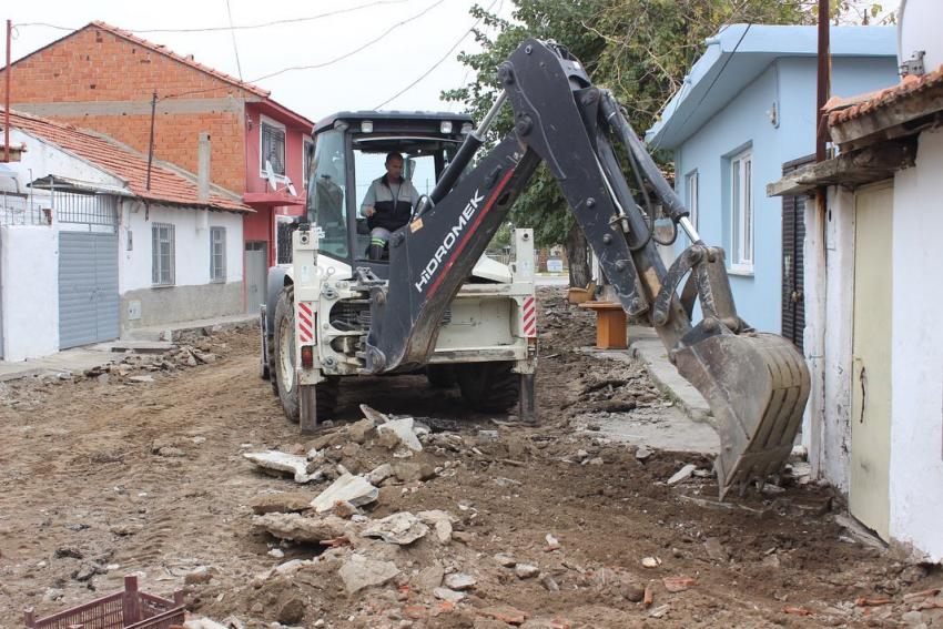 MEMİŞ MAHALLESİ PARKE TAŞ DÖŞEME ÇALIŞMALARI BAŞLADI