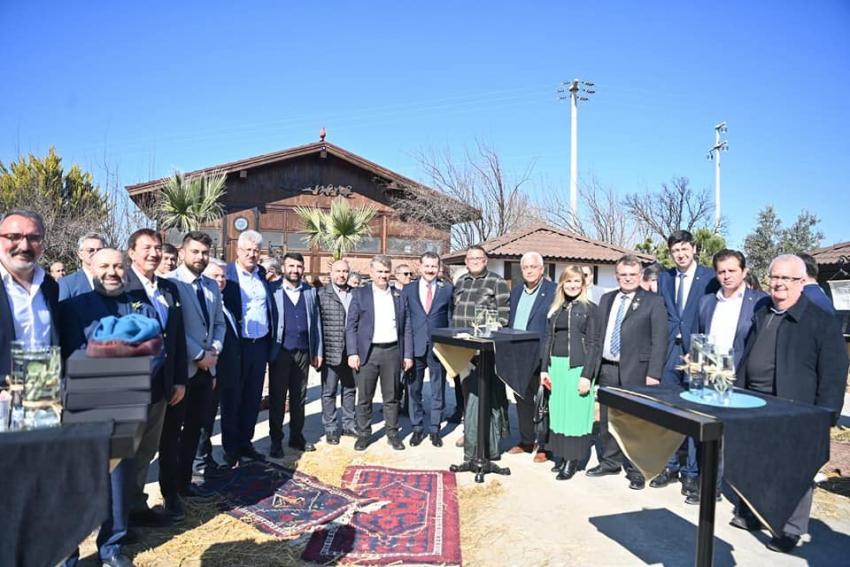 BÜYÜKŞEHIR, ZEYTIN ŞEHRINDE; ZEYTIN KITABINI TANITTI