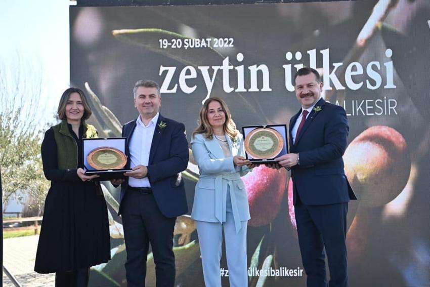 BÜYÜKŞEHIR, ZEYTIN ŞEHRINDE; ZEYTIN KITABINI TANITTI