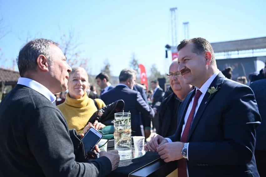BÜYÜKŞEHIR, ZEYTIN ŞEHRINDE; ZEYTIN KITABINI TANITTI