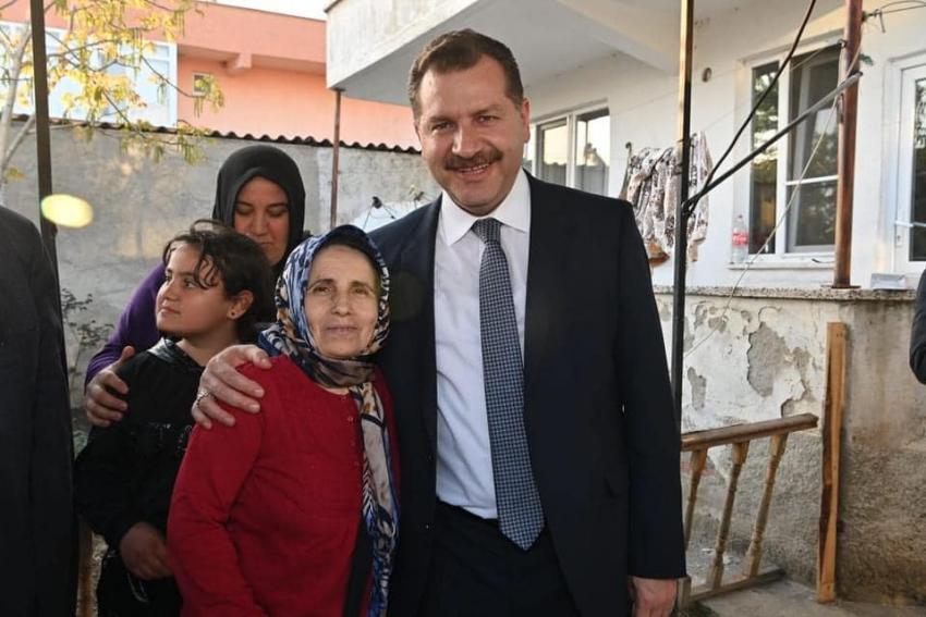 BAŞKAN YILMAZ EDREMIT'TE YÜZLERI GÜLDÜRDÜ