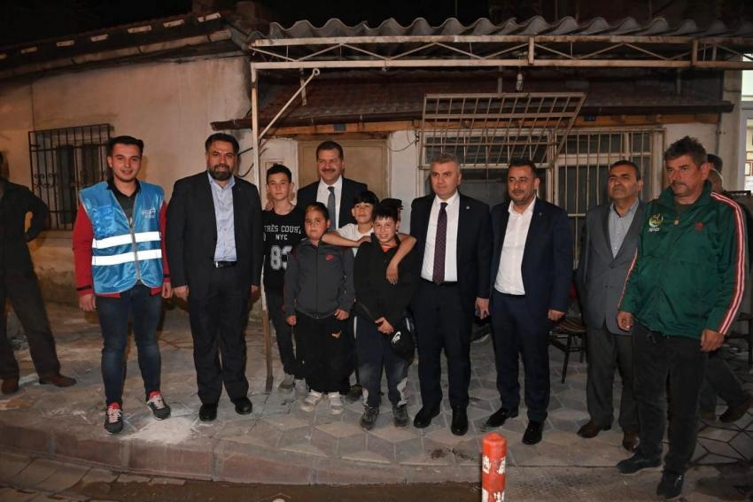 BAŞKAN YILMAZ EDREMIT'TE YÜZLERI GÜLDÜRDÜ