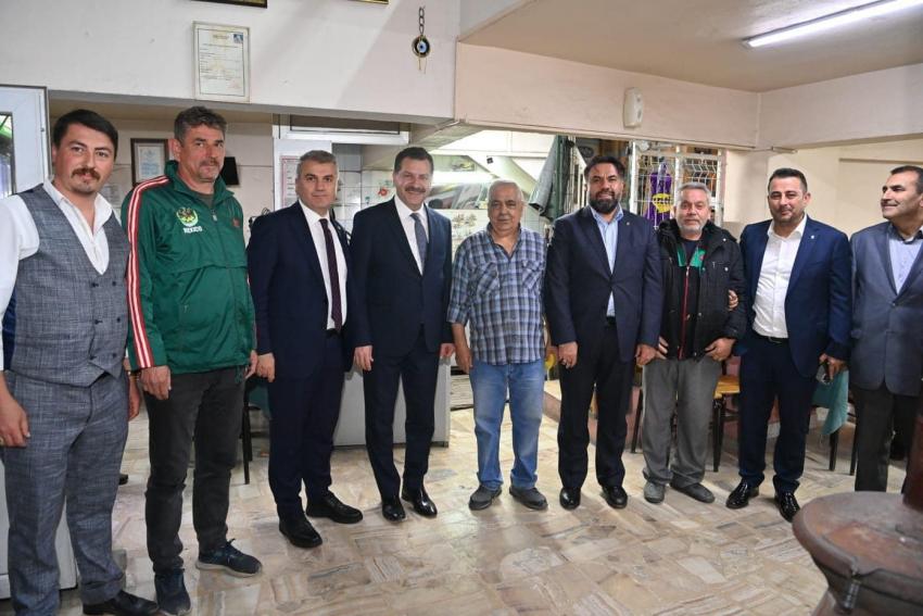 BAŞKAN YILMAZ EDREMIT'TE YÜZLERI GÜLDÜRDÜ