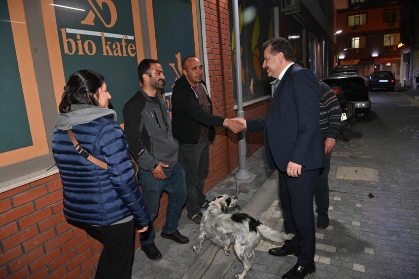 BAŞKAN YILMAZ EDREMIT'TE YÜZLERI GÜLDÜRDÜ