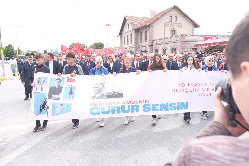 İYİ PARTI İL BAŞKANLIĞI ATA'YA SAYGI YÜRÜYÜŞÜ VE ÇELENK SUNMA TÖRENINE KATILDI