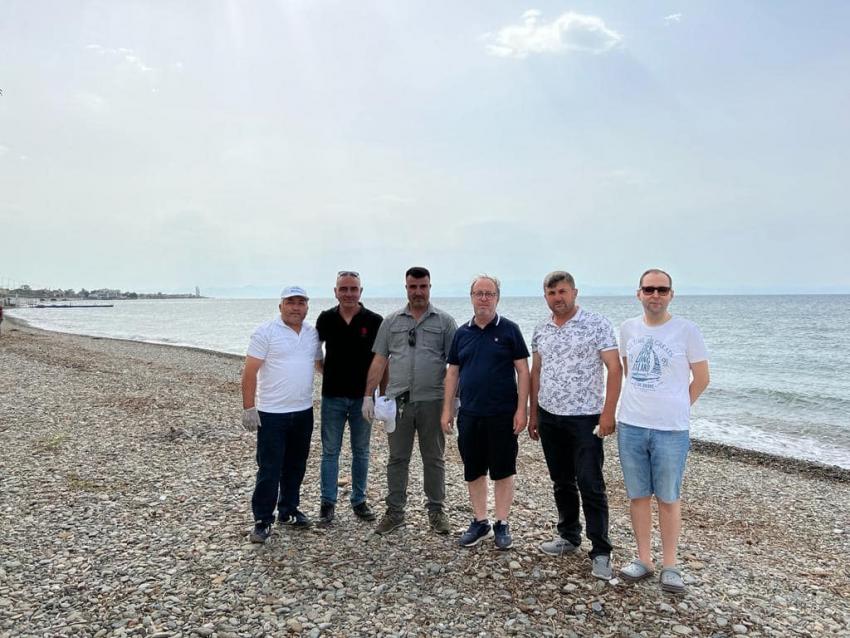 KÜÇÜKKUYU'DA SAHIL TEMIZLIĞI