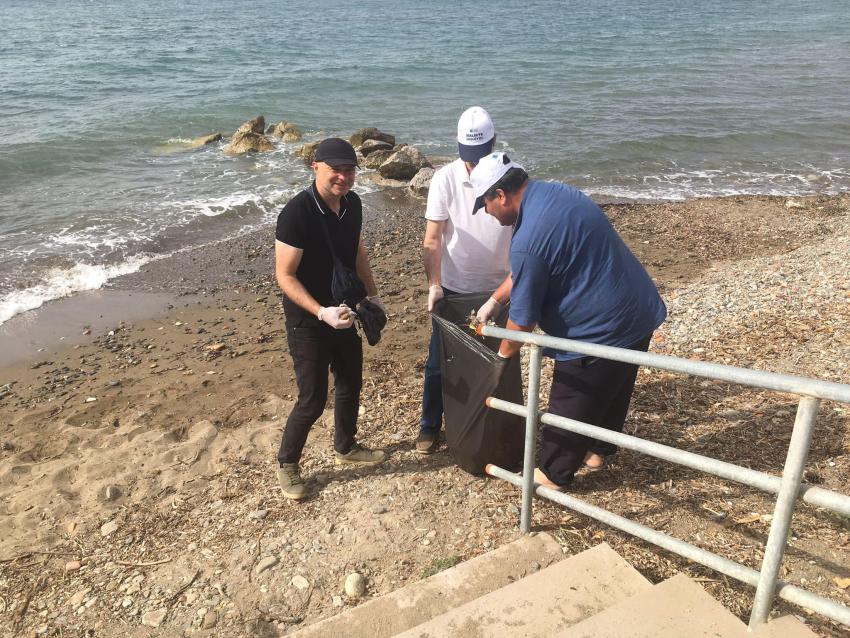 KÜÇÜKKUYU'DA SAHIL TEMIZLIĞI