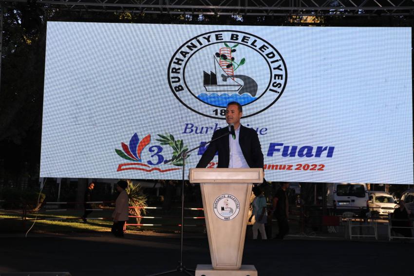 BURHANIYE KITAP FUARI 3. KEZ KAPILARINI SANATSEVERLERE AÇTI