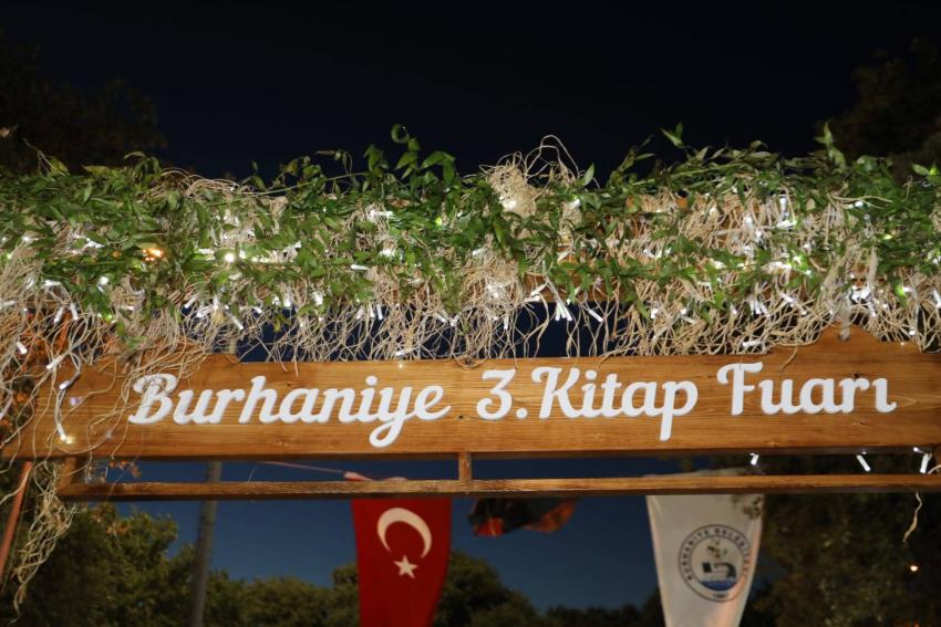BURHANIYE KITAP FUARI 3. KEZ KAPILARINI SANATSEVERLERE AÇTI