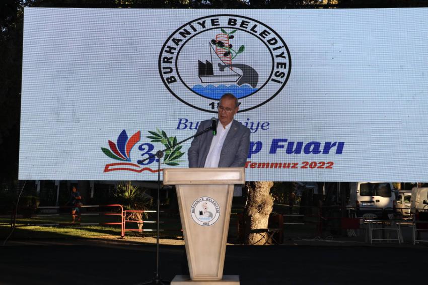 BURHANIYE KITAP FUARI 3. KEZ KAPILARINI SANATSEVERLERE AÇTI