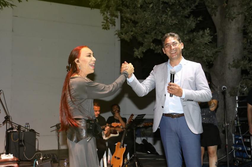 BURHANIYE'DE YAZ KONSERLERI DEVAM EDIYOR