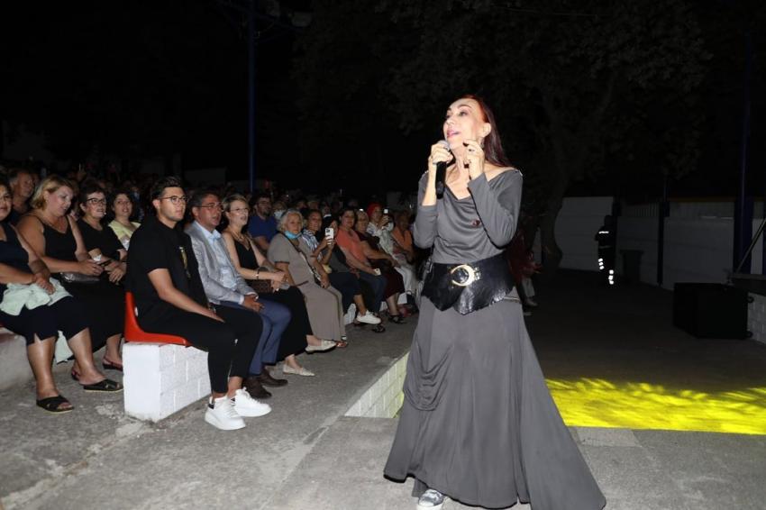 BURHANIYE'DE YAZ KONSERLERI DEVAM EDIYOR