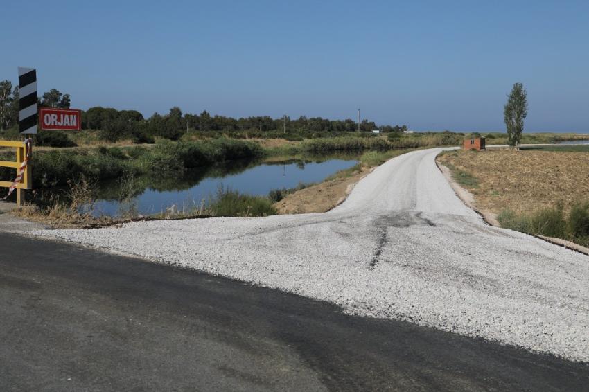 BURHANIYE'DE ASFALT YOLLAR DÜZENLENIYOR