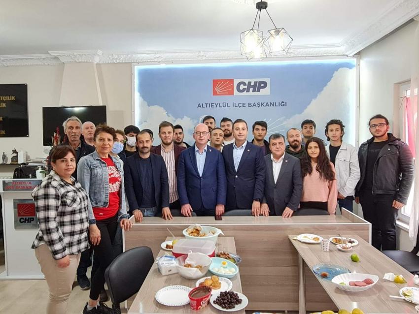 -	VATANDAŞLARIMIZ EKONOMİK BUHRANDA KADERİNE TERK EDİLMİŞ DURUMDA -	FEDAKARLIĞI YAPAN İKTİDAR DEĞİL VATANDAŞLARIMIZ