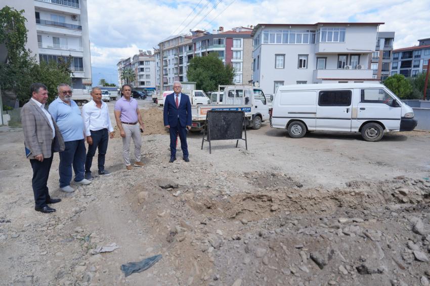 BAŞKAN DEVECİLER PAZARBAŞI CADDESİ’NDE İNCELEMELERDE BULUNDU