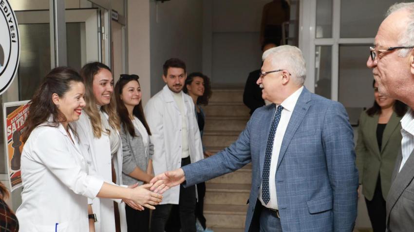 BAŞKAN DEVECİLER ÖĞRETMENLERİ ZİYARET ETTİ