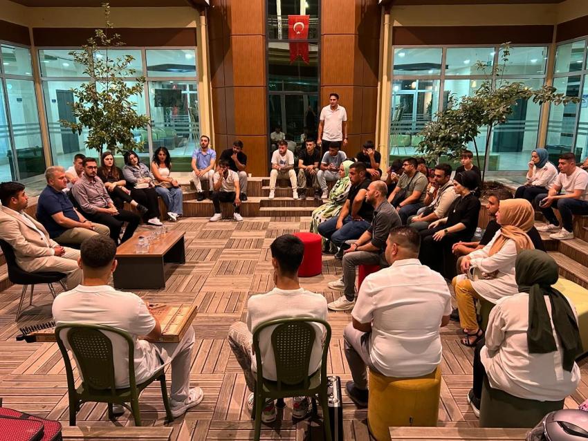 Mustafa Canbey, Altıeylül’de Gençlerle Buluştu