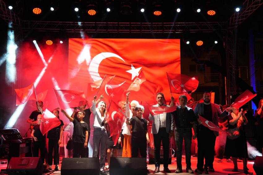 BURHANİYE'DE KURTULUŞ COŞKUSU