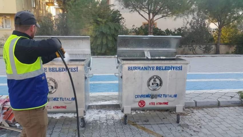 BURHANİYE'DE KONTEYNERLER YENİLENİYOR