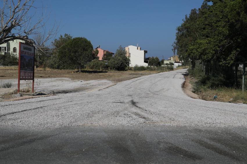 BURHANIYE'DE ASFALT YOLLAR DÜZENLENIYOR