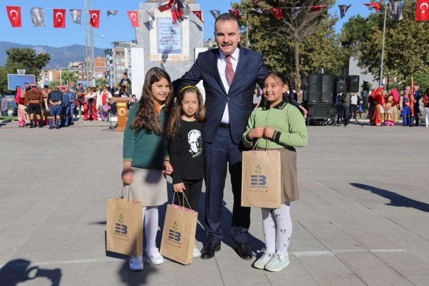 EDREMIT’TE CUMHURIYET COŞKUSU