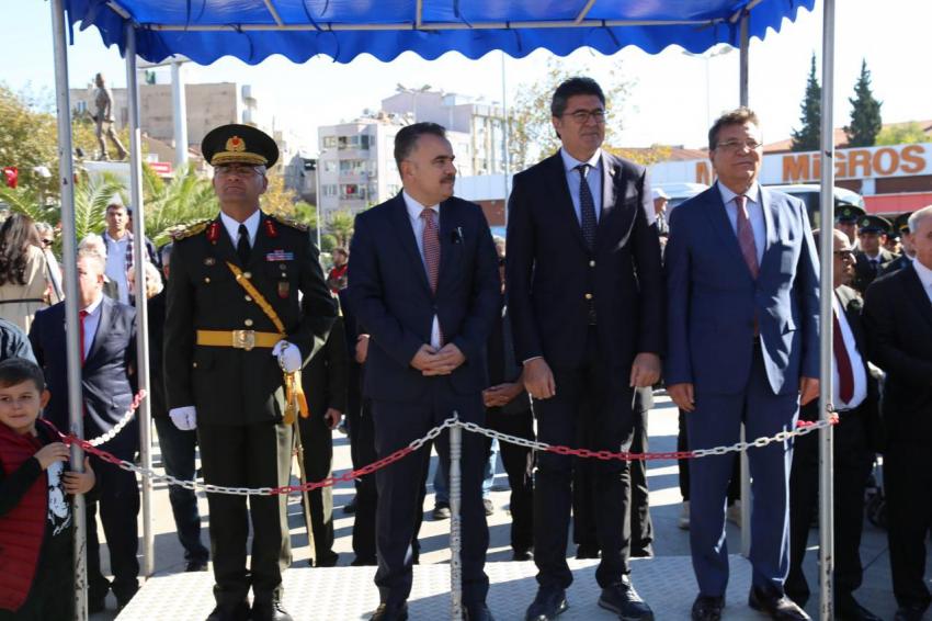 EDREMIT’TE CUMHURIYET COŞKUSU