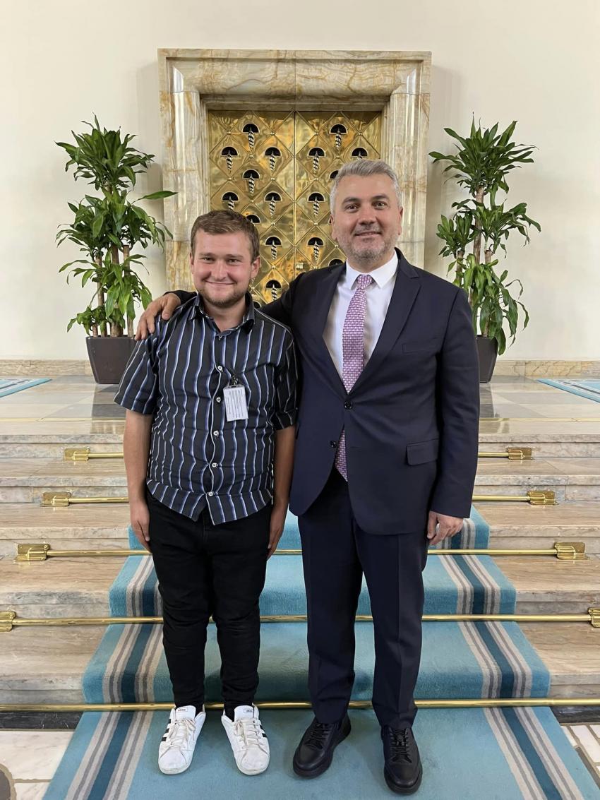 GENÇLER CANBEY’I SEVIYOR