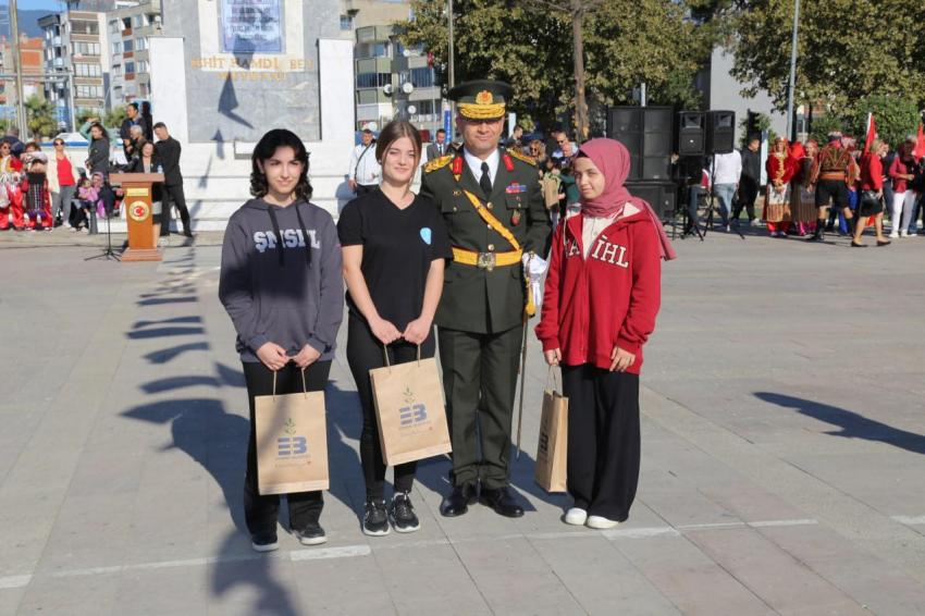 EDREMIT’TE CUMHURIYET COŞKUSU