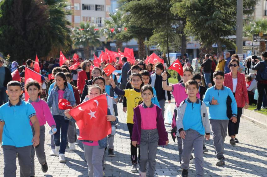 EDREMIT’TE CUMHURIYET COŞKUSU