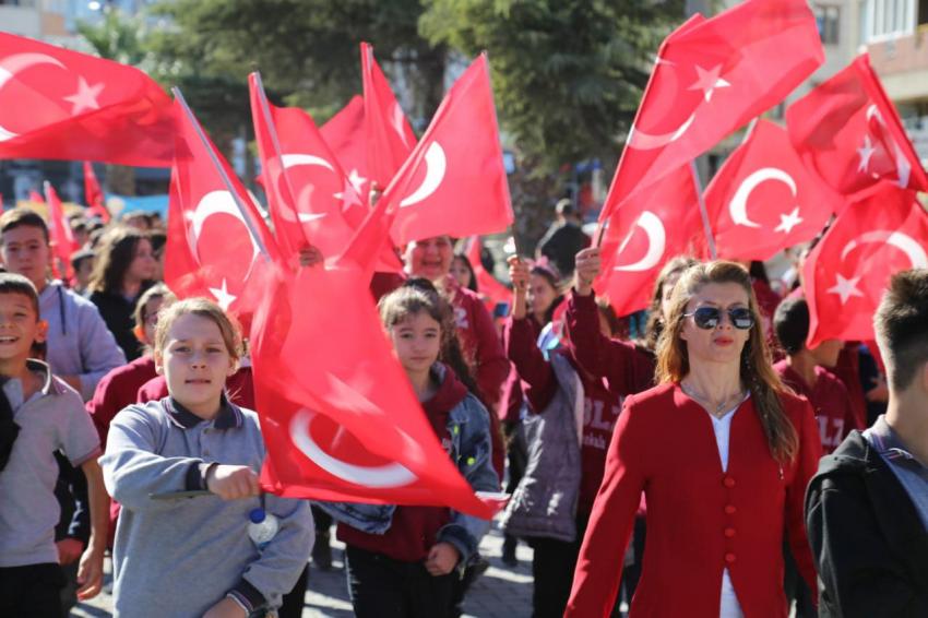 EDREMIT’TE CUMHURIYET COŞKUSU