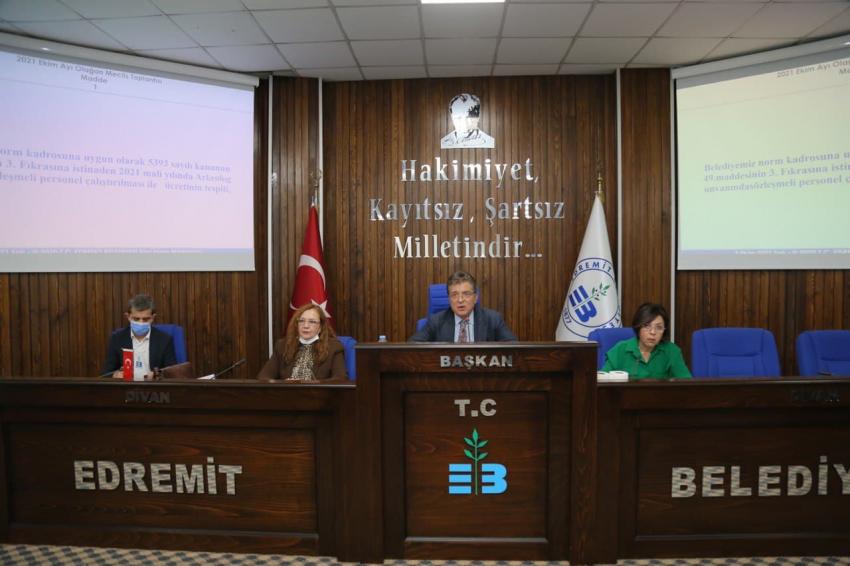 MECLİS ÜYESİ VE BELEDİYE PERSONELİNDEN ÖRNEK DAVRANIŞ