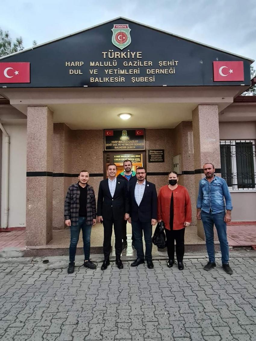 -	VATANDAŞLARIMIZ EKONOMİK BUHRANDA KADERİNE TERK EDİLMİŞ DURUMDA -	FEDAKARLIĞI YAPAN İKTİDAR DEĞİL VATANDAŞLARIMIZ