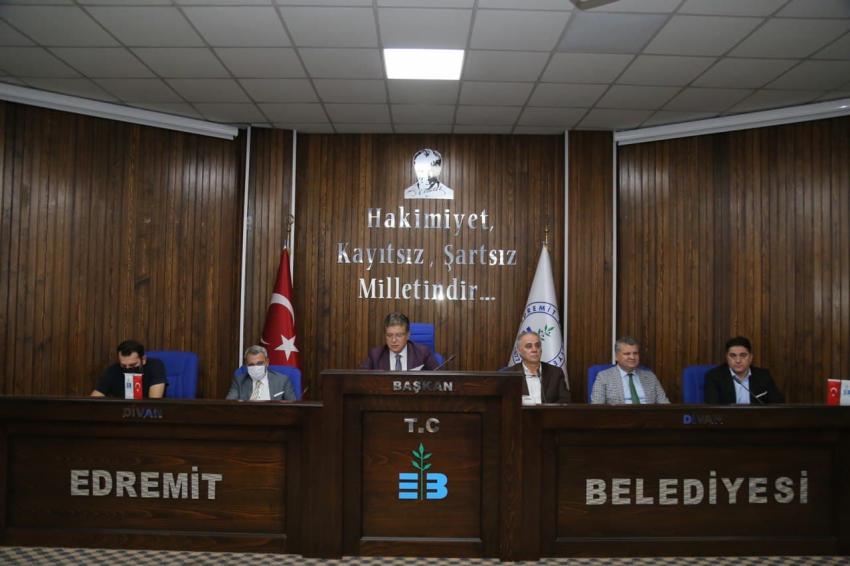 BAŞKAN ARSLAN MUHTARLARLA BULUŞTU EDREMİT BELEDİYESİ MUHTARLAR TOPLANTISI YAPILDI