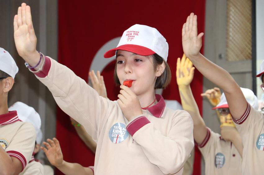 EDREMIT’TE TRAFIK VE İLKYARDIM HAFTASI MIMAR SINAN İLKOKULUNDA KUTLANDI