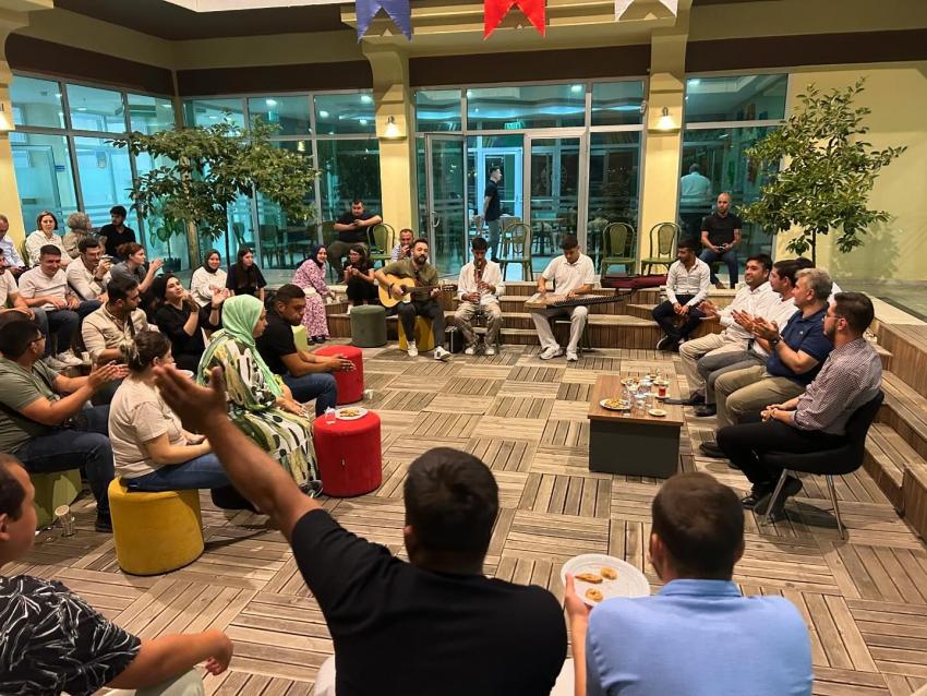 Mustafa Canbey, Altıeylül’de Gençlerle Buluştu