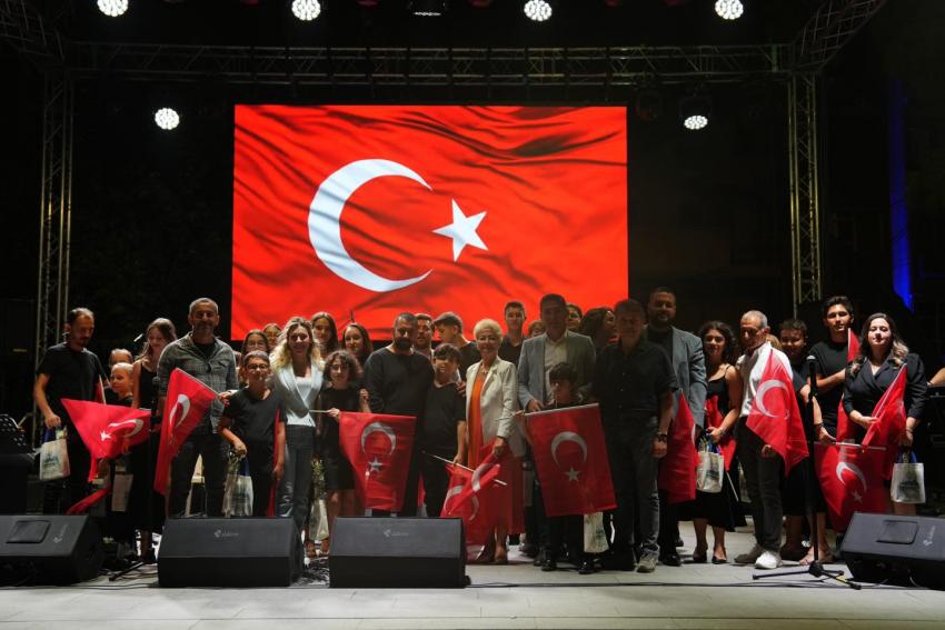 BURHANİYE'DE KURTULUŞ COŞKUSU