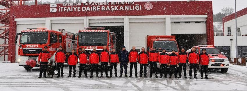 BALIKESIR, DEPREMIN YARALARINI SARMAK İÇIN YOLA ÇIKTI