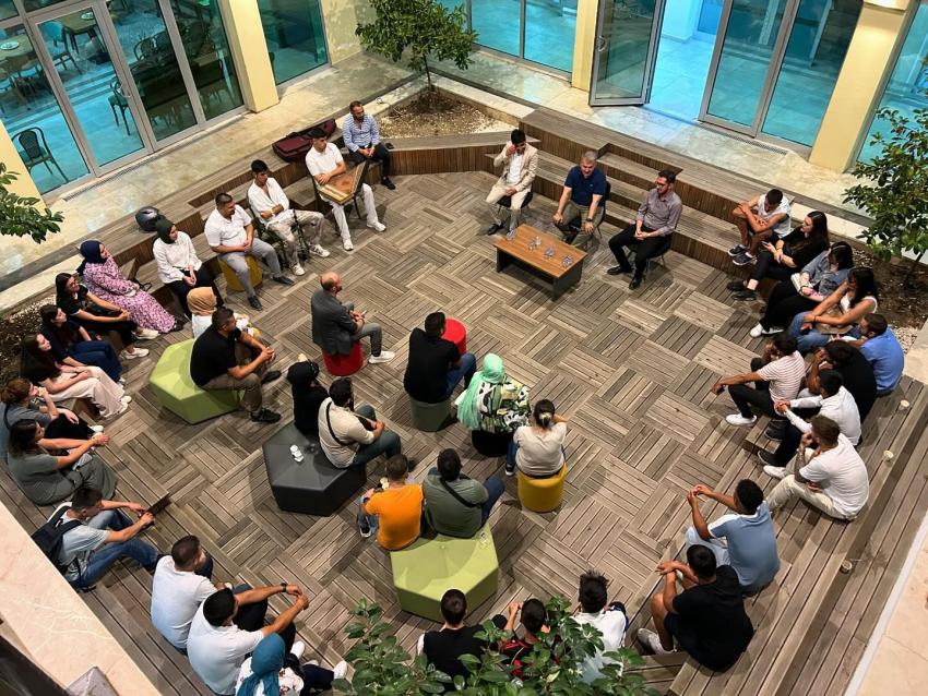 Mustafa Canbey, Altıeylül’de Gençlerle Buluştu