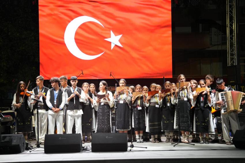 BURHANİYE'DE KURTULUŞ COŞKUSU