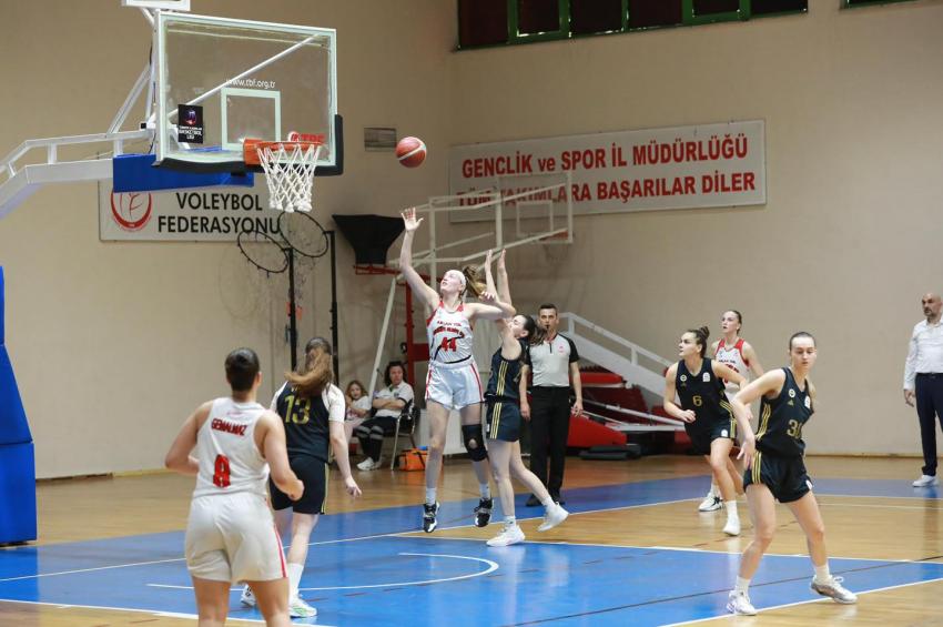 KÖRFEZİN İNCİLERİ ÇEYREK FİNALDE VEDA ETTİ