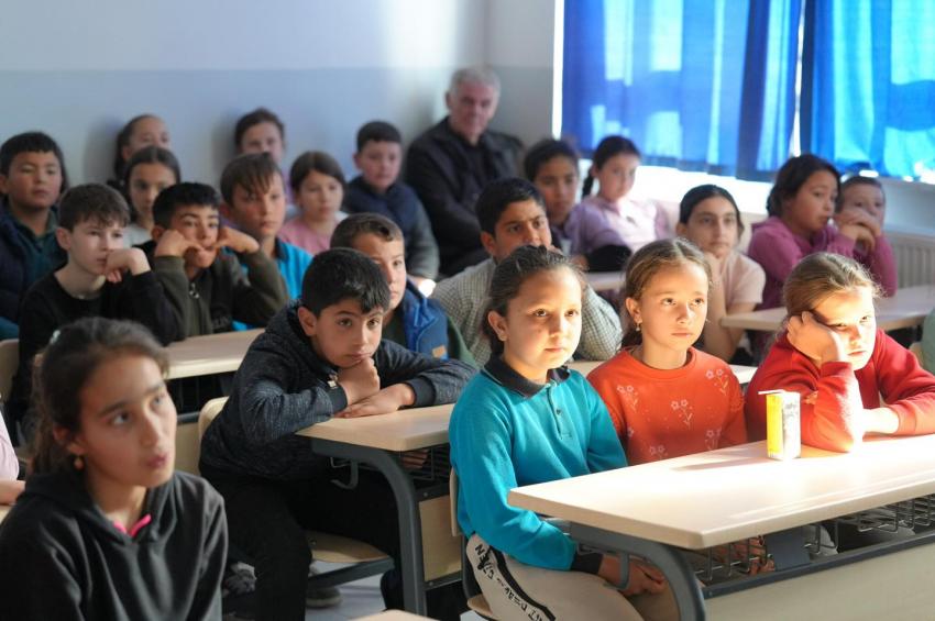 BURHANİYE BELEDİYESİ’NDEN  ÖĞRENCİLERE ÇEVRE EĞİTİMLERİ SÜRÜYOR