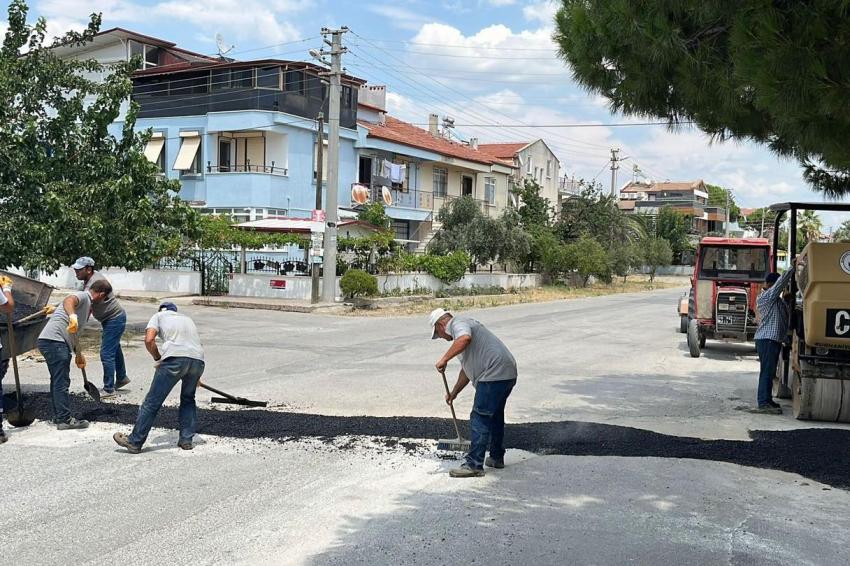 BURHANİYE'DE YOL ÇALIŞMALARI TÜM HIZIYLA DEVAM EDİYOR