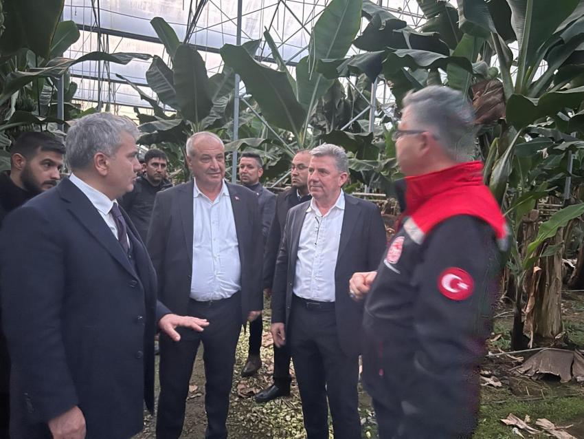 Dr. Mustafa Canbey, Gönen Tarıma Dayalı İhtisas Sera OSB inşaat alanında devam eden çalışmaları yerinde inceledi.