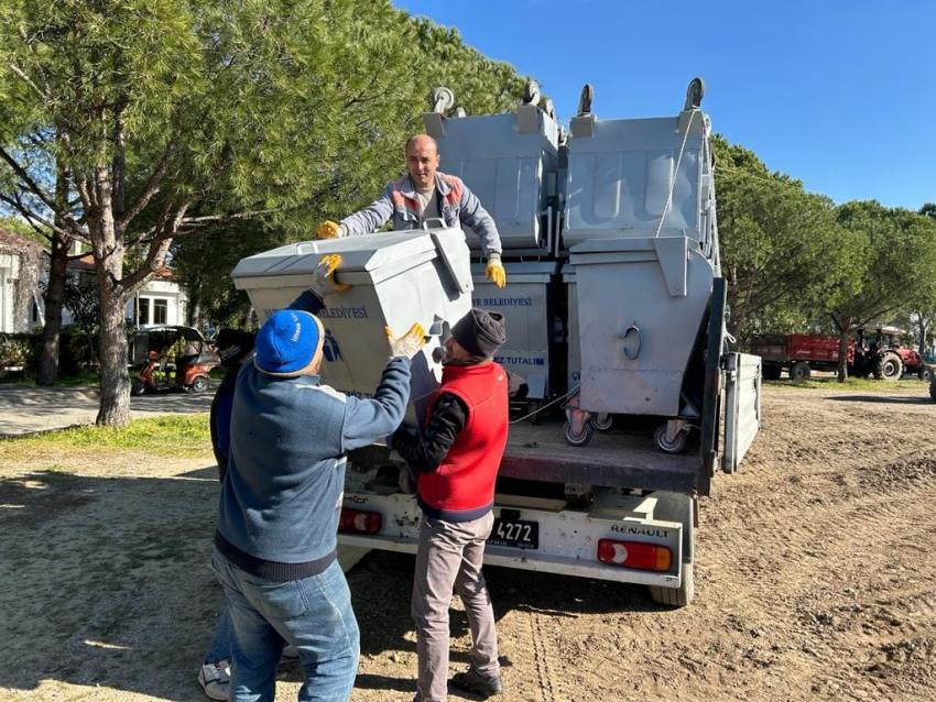 BURHANİYE'DE KONTEYNERLER YENİLENİYOR