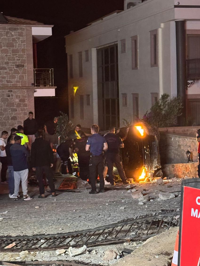 AYVALIK’IN SEVİLEN İŞ İNSANI MURAT USTALI FECİ KAZADA HAYATINI KAYBETTİ