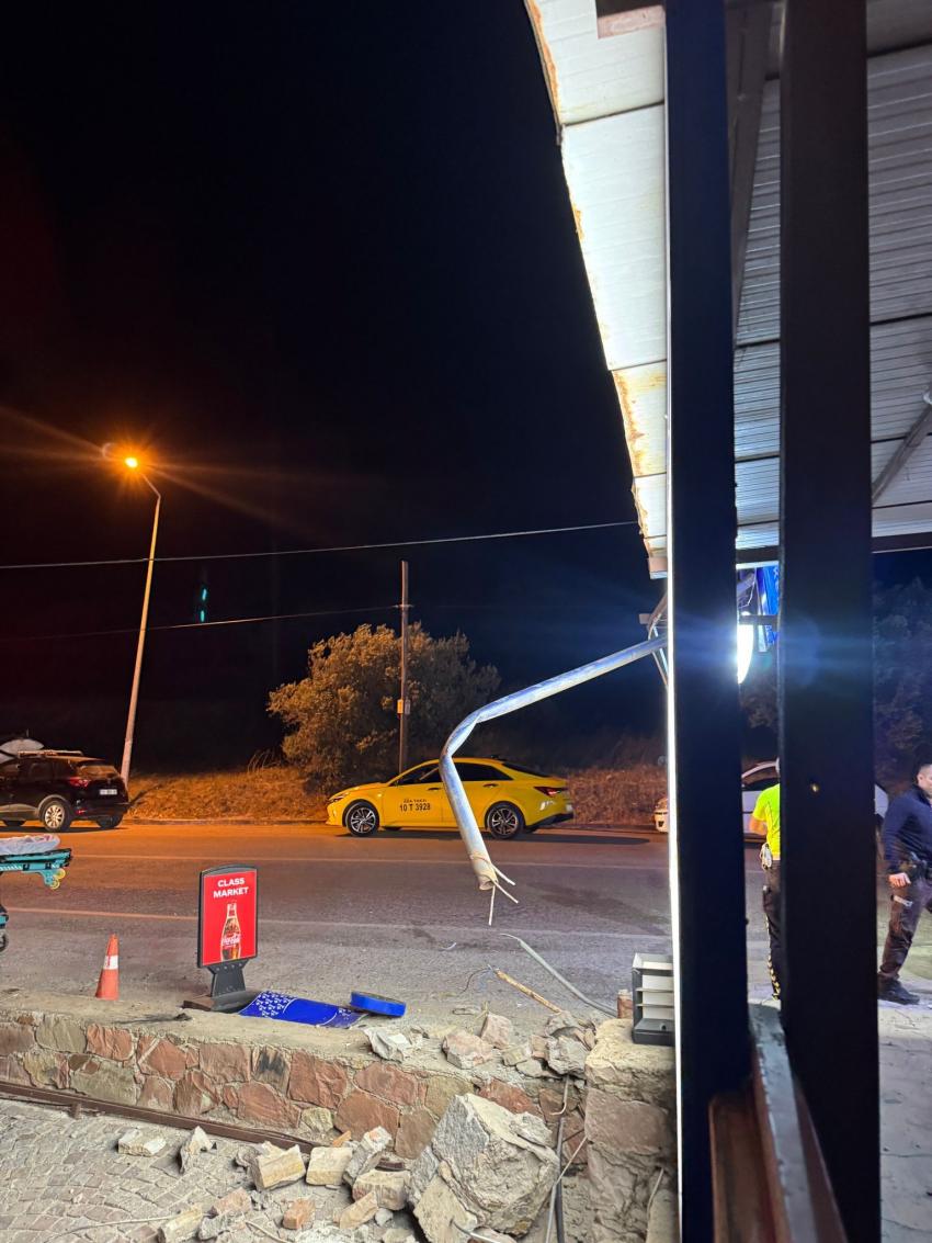 AYVALIK’IN SEVİLEN İŞ İNSANI MURAT USTALI FECİ KAZADA HAYATINI KAYBETTİ