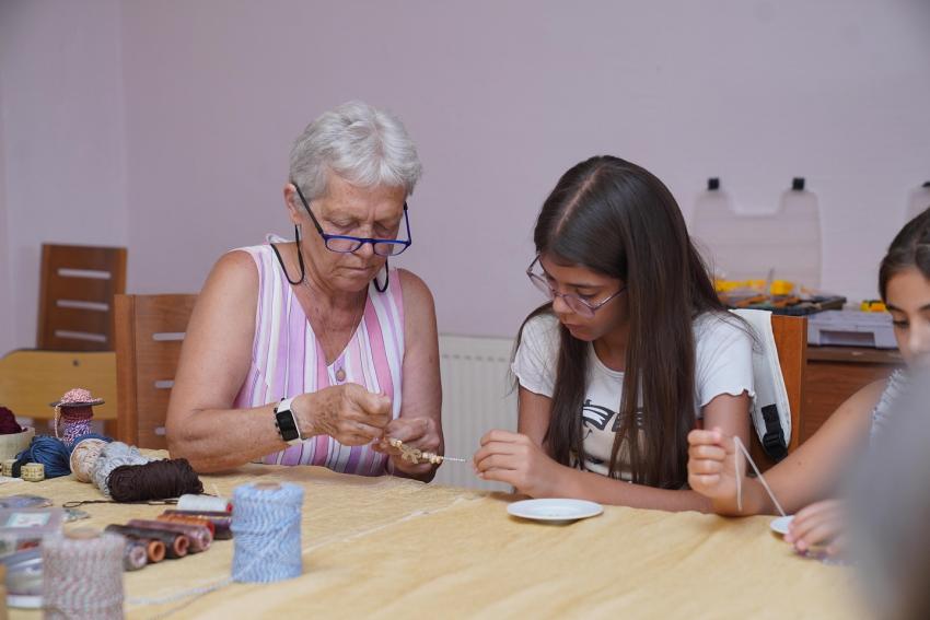 Ayvalık Belediyesi Mahalleevleri’nde “Çocuk Takı Atölyesi” Yoğun İlgi Gördü