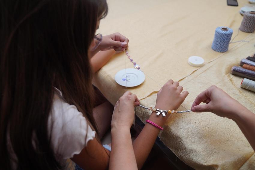 Ayvalık Belediyesi Mahalleevleri’nde “Çocuk Takı Atölyesi” Yoğun İlgi Gördü