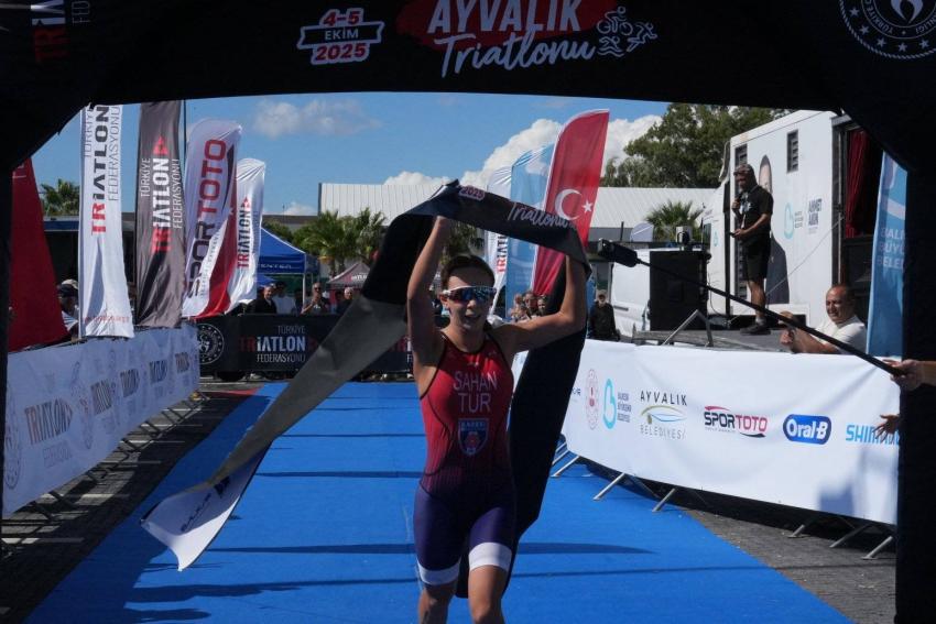 2025 AYVALIK TRİATLONU TÜRKİYE KUPASI FİNALİ SONA ERDİ